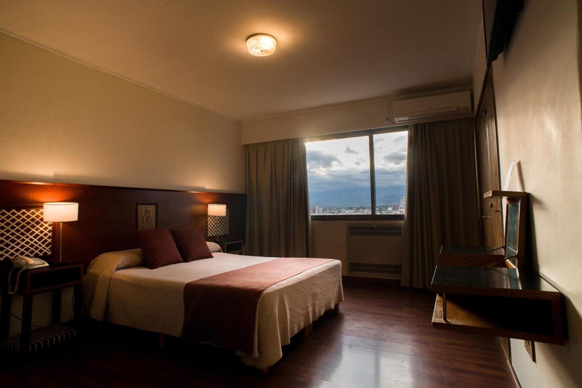 Hotel Victoria Plaza Salta Zewnętrze zdjęcie